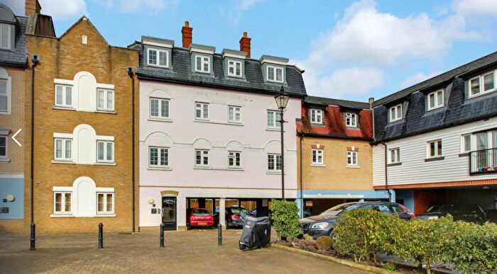 2 Bedroom Apartment To Rent In Roche Close, Rochford, Essex, SS4
