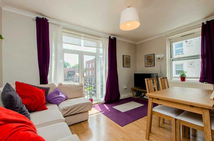 2 Bedroom Flat To Rent In Turin Street, Bethnal Green, London, E2