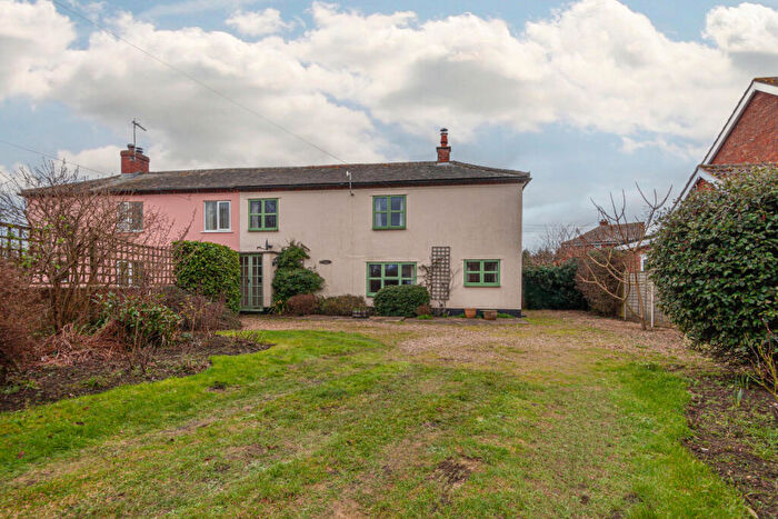 3 Bedroom Semi-Detached House For Sale In Ashe Road, Tunstall, IP12