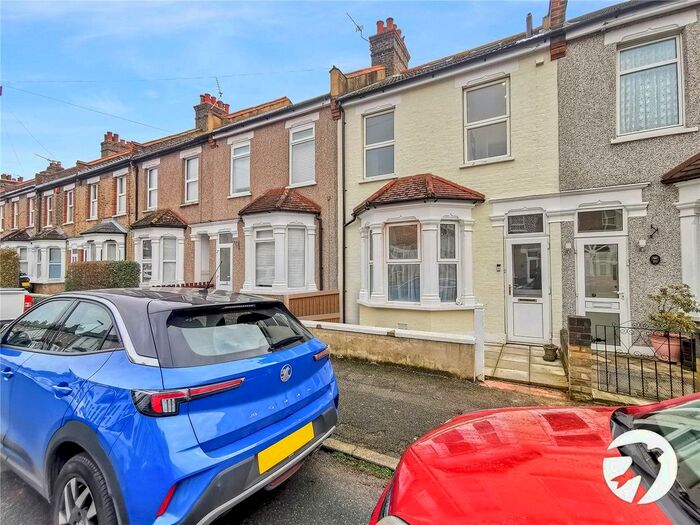 3 Bedroom Detached House To Rent In Bethel Road, Welling, DA16