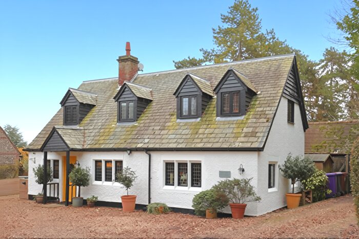 3 Bedroom Detached House For Sale In Preston Road, Gosmore, Hitchin, SG4