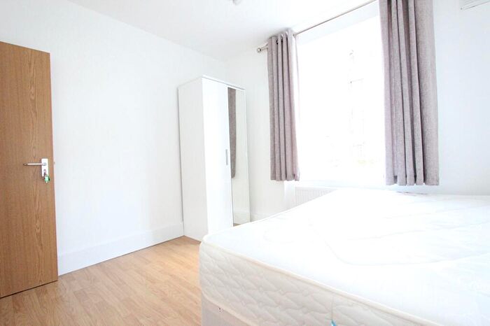 4 Bedroom Flat To Rent In Frampton Street, London, London, NW8