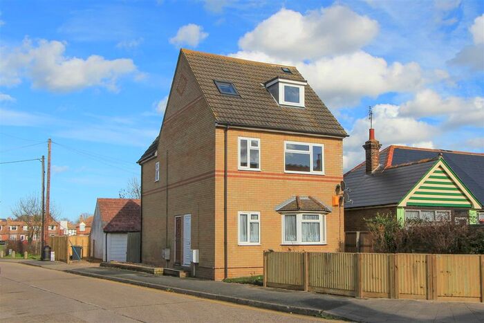 3 Bedroom Flat To Rent In Nelson Road, Whitstable, CT5