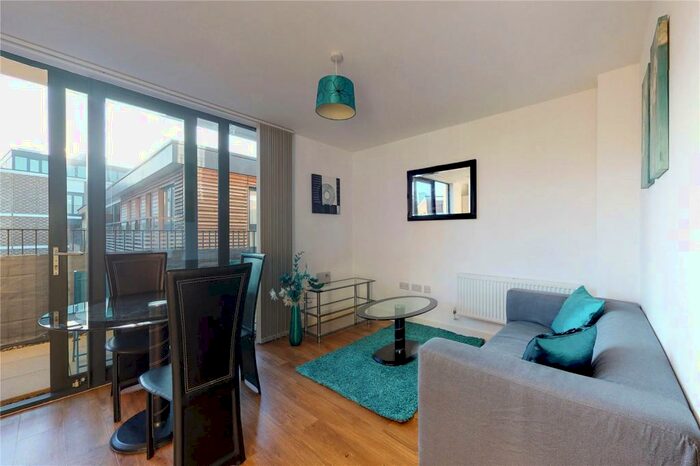 1 Bedroom Flat To Rent In Fairmont House, London, SE16