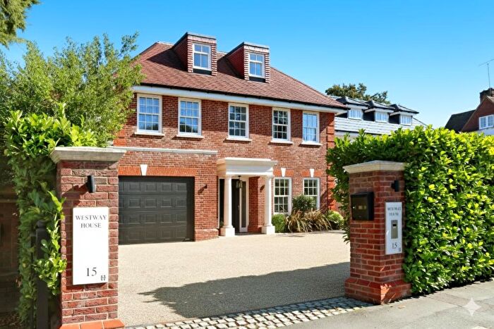 5 Bedroom Detached House For Sale In Burkes Road, Beaconsfield, Buckinghamshire, HP9