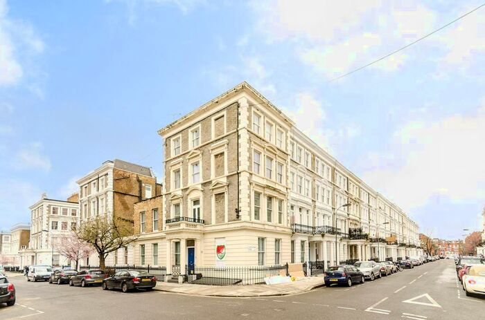 Studio To Rent In Barons Court, Barons Court, London, W14