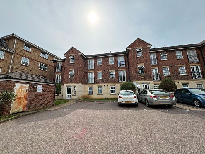 2 Bedroom Flat To Rent In Lion Court, Northampton, NN4
