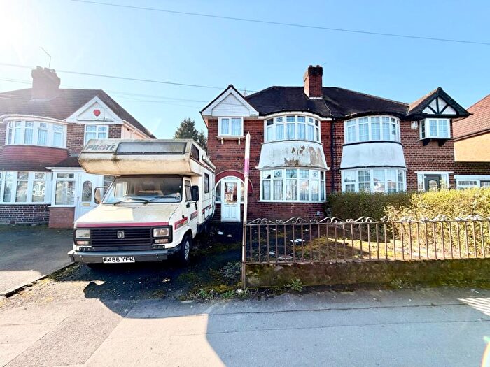 3 Bedroom Semi Detached House For Sale In Chester Road, Castle Bromwich, Birmingham, B36
