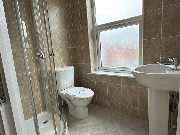 5 Bedroom Terraced House To Rent In Bedroom With All Ensuites Available For /, LN2