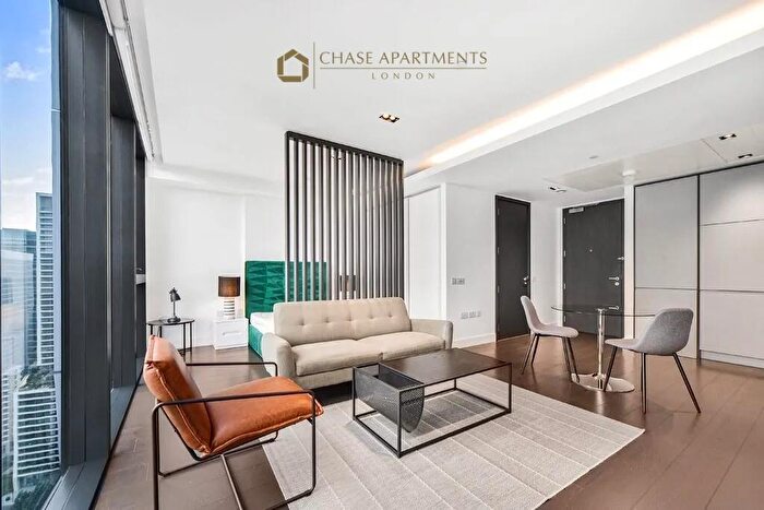 Apartment To Rent In Amory Tower, Marsh Wall Canary Wharf, London, E14