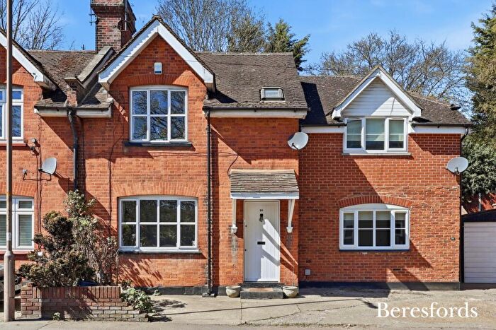 3 Bedroom Terraced House For Sale In Rayleigh Road, Hutton, CM13