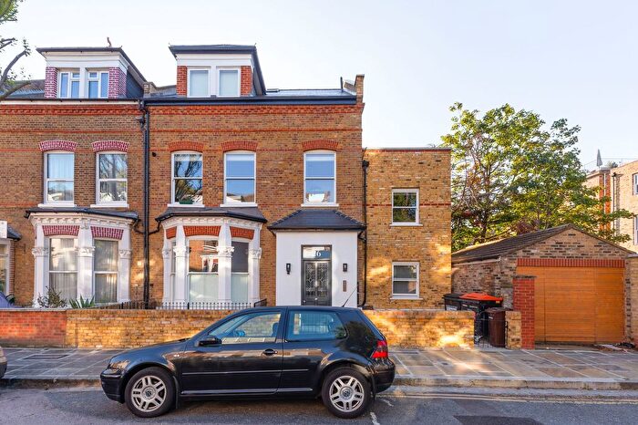 1 Bedroom Flat For Sale In Adolphus Road, London, N4