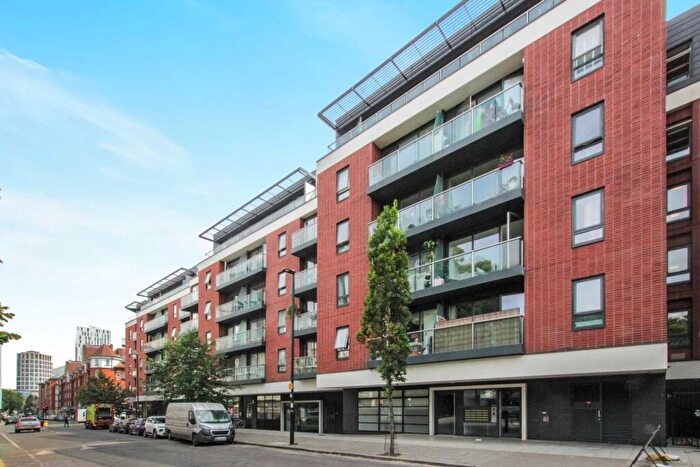 2 Bedroom Apartment To Rent In Central Street, London, EC1V
