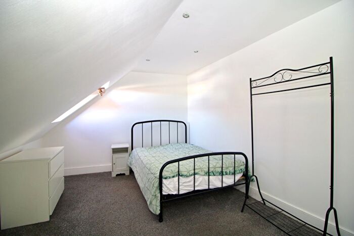 Studio To Rent In Langdale Avenue, Mitcham, CR4