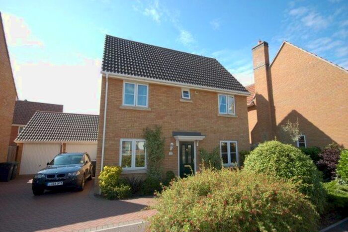 3 Bedroom Property To Rent In Woodlands Park Drive, Dunmow, CM6