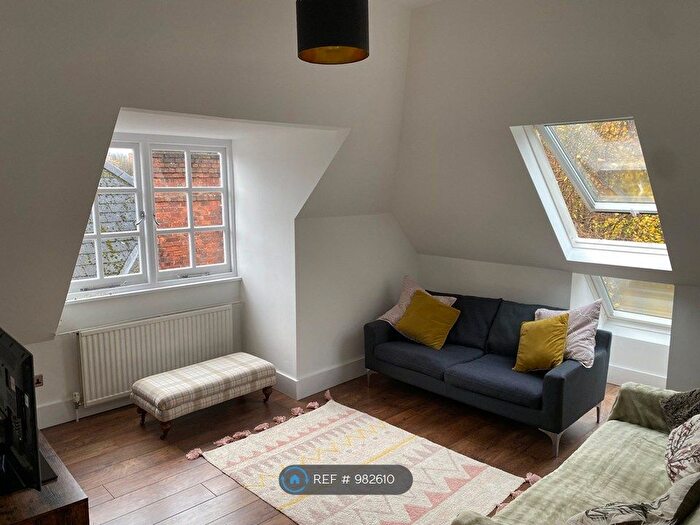 2 Bedroom Flat To Rent In Coolhurst Road, London, N8