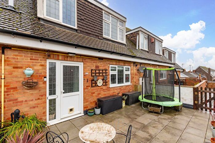 3 Bedroom Maisonette For Sale In Maypole Road, Ashurst Wood, RH19