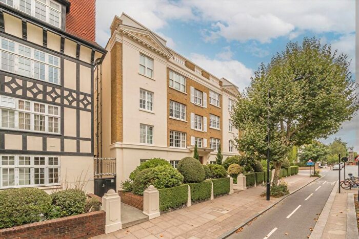 2 Bedroom Flat For Sale In Clifton Court, Little Venice, NW8