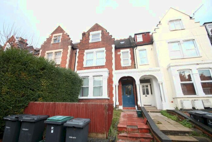 Studio To Rent In Onslow Gardens, Muswell Hill, London, N10