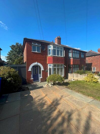 3 Bedroom Semi-Detached House To Rent In Shelley Road, Prestwich, M25