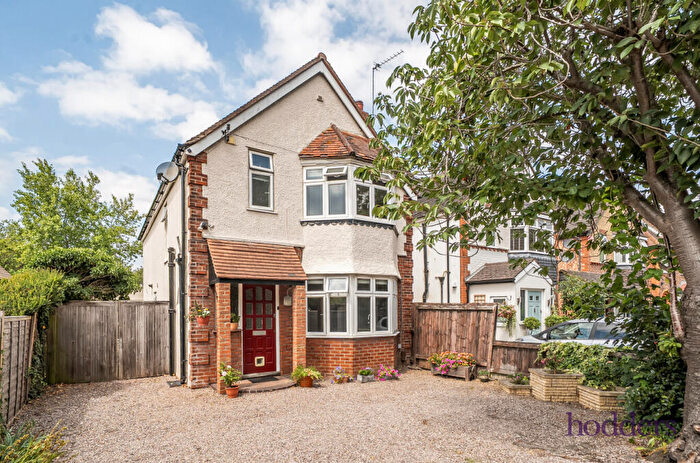 3 Bedroom Detached House For Sale In Addlestone, Surrey, KT15