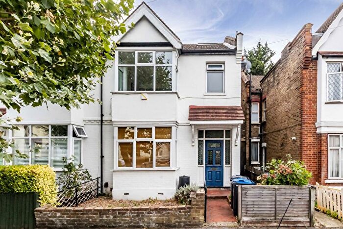 2 Bedroom Flat To Rent In Southdown Road, West Wimbledon, SW20