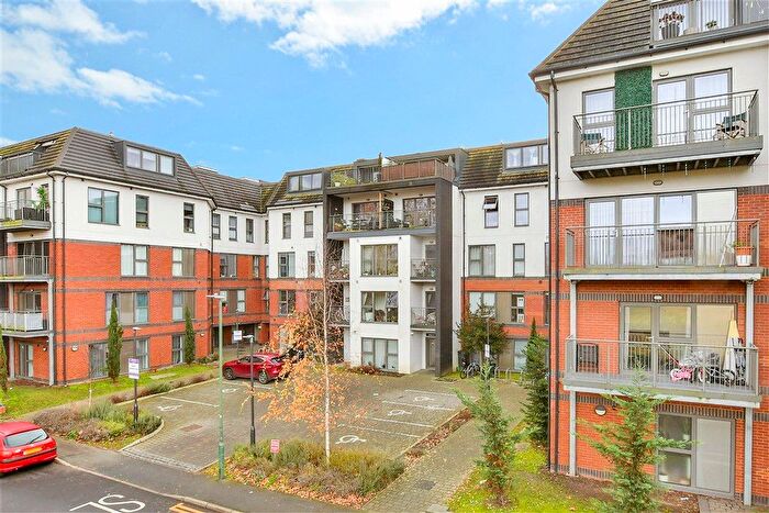 2 Bedroom Flat For Sale In Mill Green Road, Mitcham Junction, Mitcham, Surrey, CR4