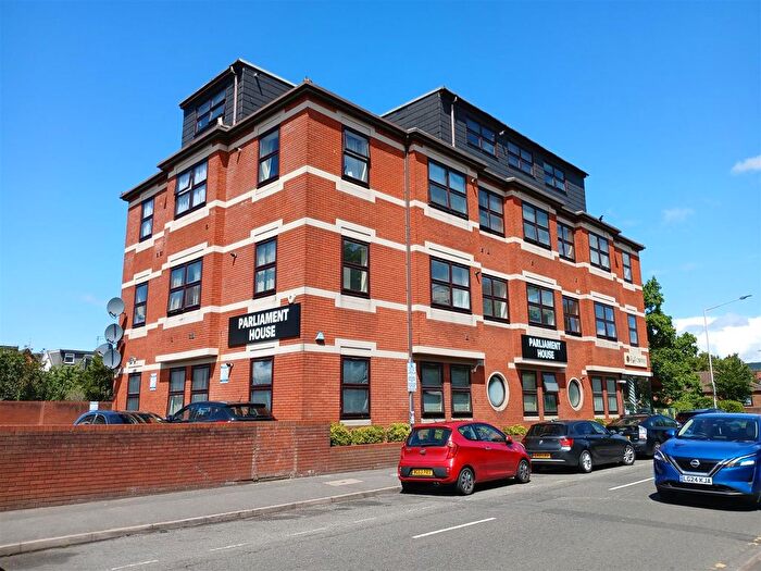 2 Bedroom Flat To Rent In St. Laurence Way, Slough, SL1