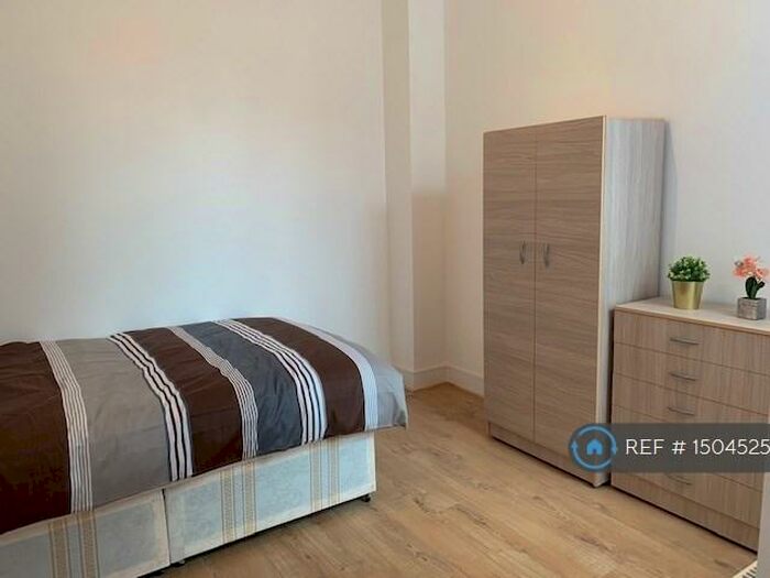 Studio To Rent In Sidney Avenue, London, N13