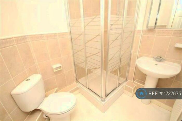 2 Bedroom Flat To Rent In Swindon, Swindon, SN2