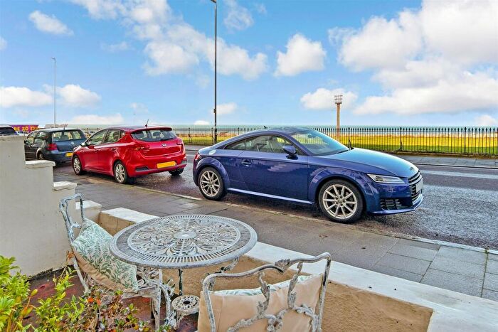 1 Bedroom Flat For Sale In Fort Crescent, Margate, Kent, CT9