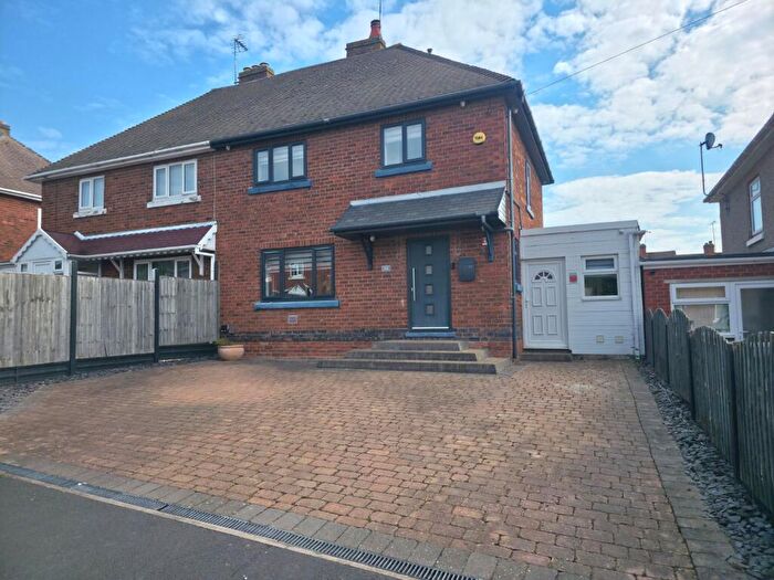 3 Bedroom Semi-Detached House For Sale In Oak Close, Bedworth, Warwickshire, CV12