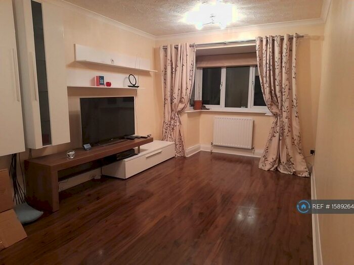 1 Bedroom Flat To Rent In Pinemartin Close, London, NW2