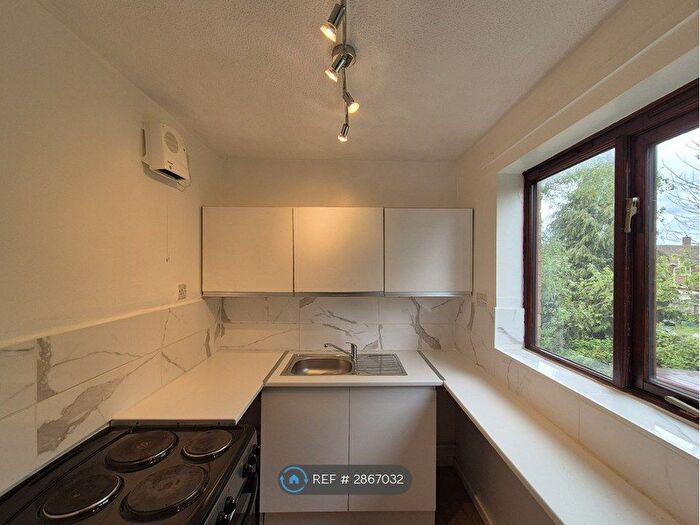 Studio To Rent In Corrie Road, Cambridge, CB1
