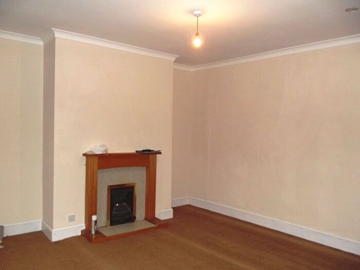1 Bedroom Terraced House To Rent In Longroyd Street, Beeston, LS11