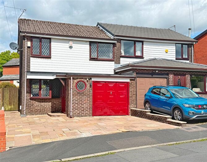 3 Bedroom Semi-Detached House For Sale In Eden Avenue, Edenfield, Ramsbottom, Bury, BL0