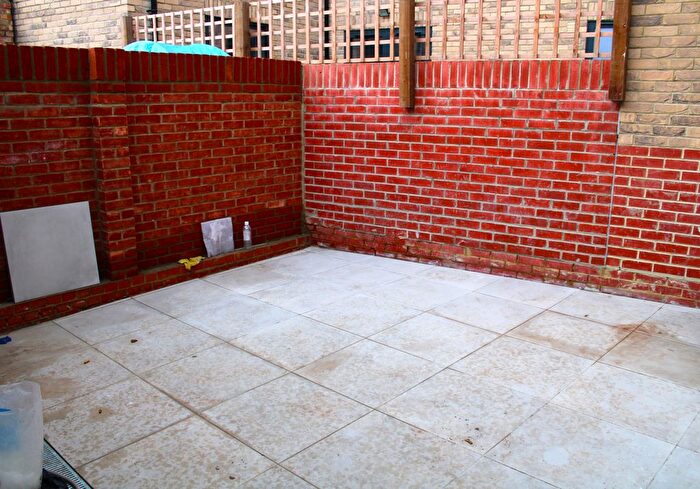 1 Bedroom Flat To Rent In Villiers Road, London, NW2