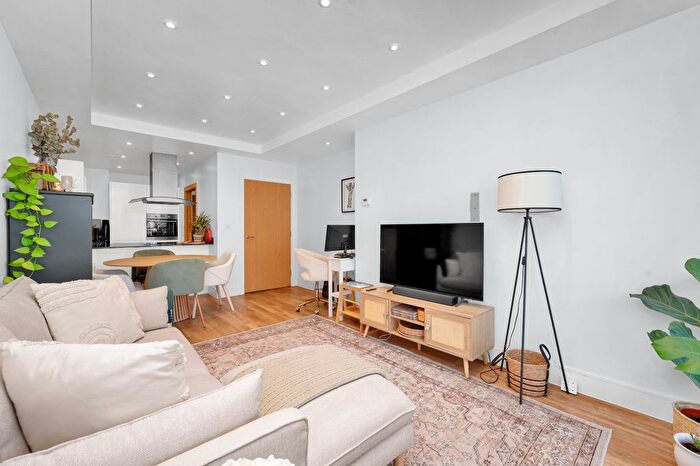 1 Bedroom Property For Sale In Knaresborough Drive, Earlsfield, SW18