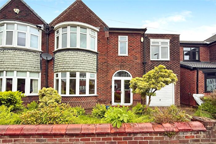 5 Bedroom Semi-Detached House For Sale In May Road, Pendlebury, Manchester, Greater Manchester, M27
