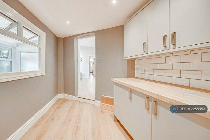 6 Bedroom Semi-Detached House To Rent In Riding Street, Southport, PR8