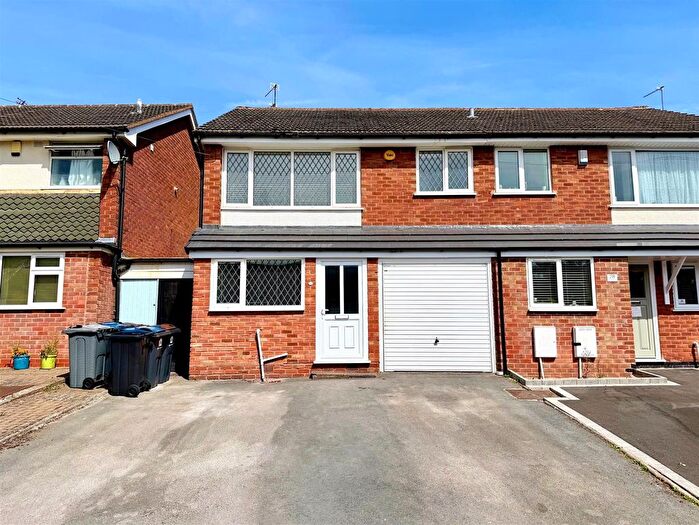 3 Bedroom Property To Rent In Copperbeech Close, Harborne, Birmingham, B32