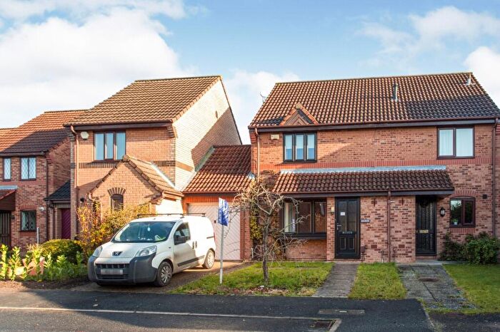 3 Bedroom Semi-Detached House To Rent In Lucerne Close, CB2