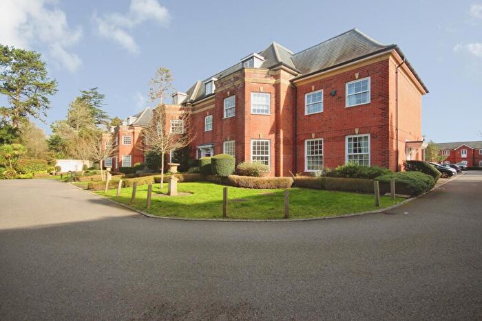 2 Bedroom Flat For Sale In John Cullis Gardens, Leamington Spa, Warwickshire, CV32