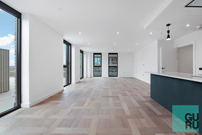 3 Bedroom Apartment To Rent In Merino Gardens, London, E1W