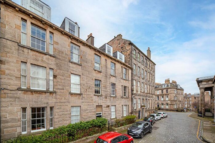2 Bedroom Apartment For Sale In East Broughton Place, Edinburgh, EH1