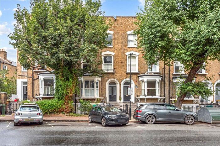 2 Bedroom Apartment For Sale In Beresford Road, London, N5