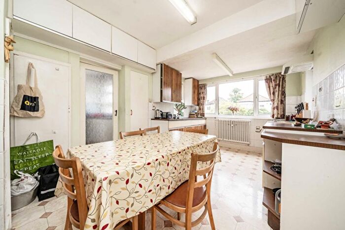 4 Bedroom Detached House For Sale In Greyhound Hill, London, NW4