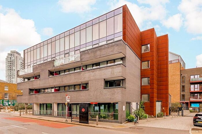 2 Bedroom Flat To Rent In Greenwich High Road, Greenwich, SE10