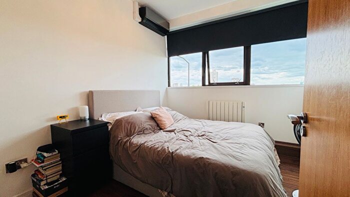 2 Bedroom Flat To Rent In Copperfield Road, London, E3