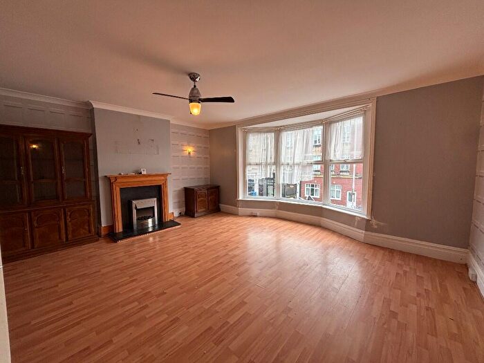 3 Bedroom Flat To Rent In Ashley Road, Parkstone, BH14